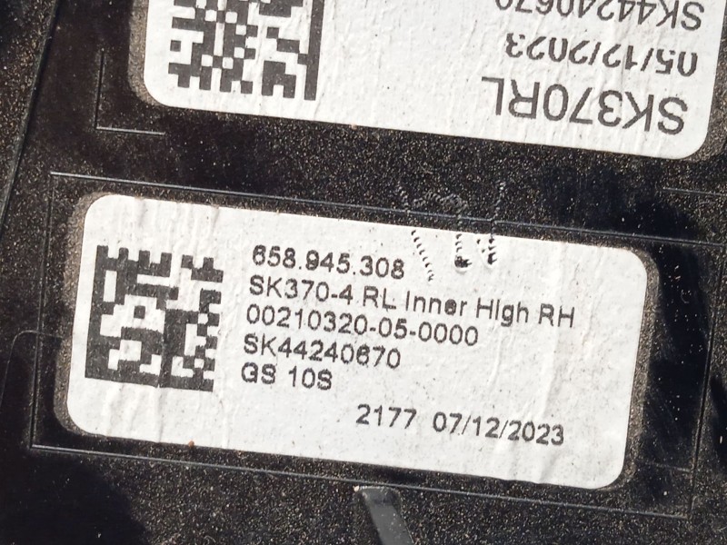 Recambio de piloto trasero derecho interior para skoda kamiq (nw4) 1.0 tsi referencia OEM IAM 658945308  