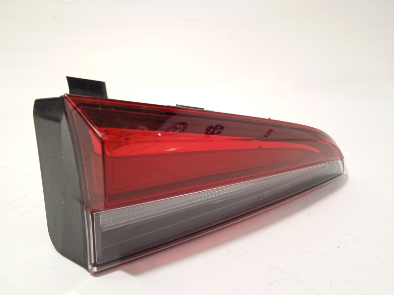 Recambio de piloto trasero izquierdo interior para skoda kamiq (nw4) 1.0 tsi referencia OEM IAM 658945307  