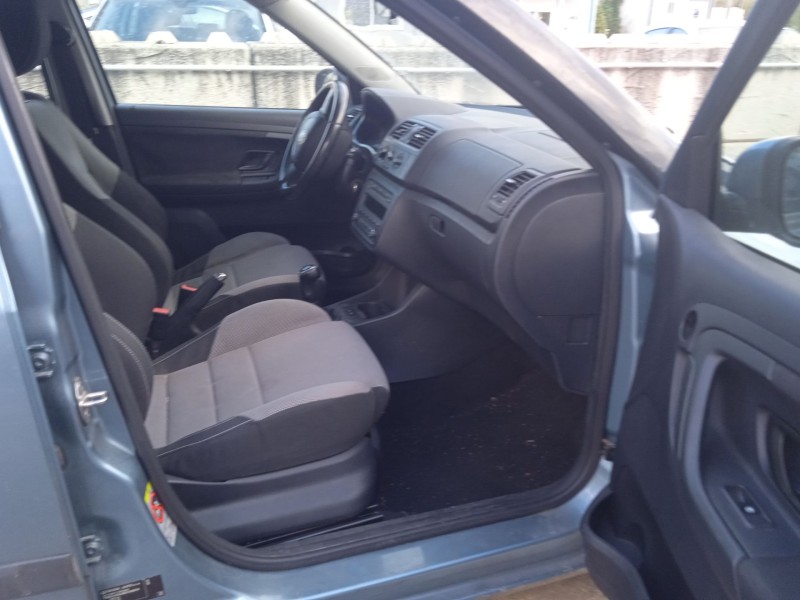 skoda fabia ii combi (545) del año 2011
