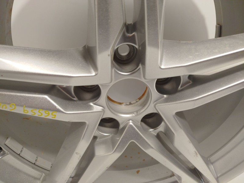 Recambio de llanta para audi a4 b9 avant (8w5, 8wd) 30 tdi mild hybrid referencia OEM IAM 8W0601025HM  