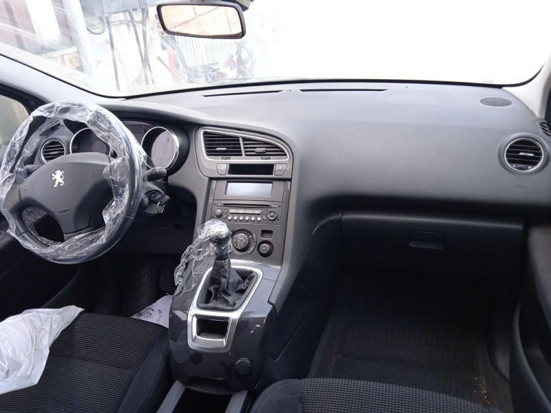 peugeot 5008 (0u_, 0e_) del año 2011