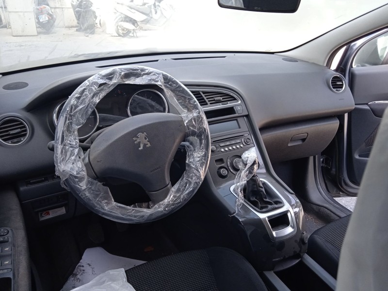 peugeot 5008 (0u_, 0e_) del año 2011