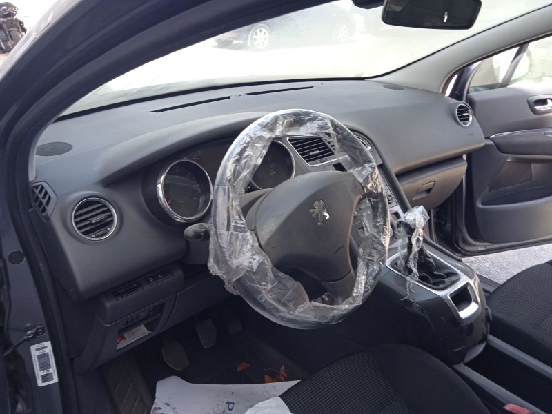 peugeot 5008 (0u_, 0e_) del año 2011