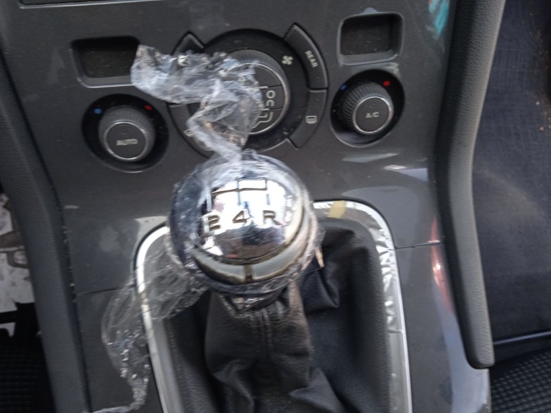 peugeot 5008 (0u_, 0e_) del año 2011