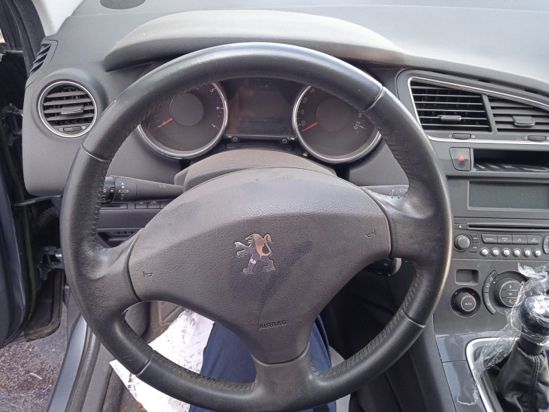 peugeot 5008 (0u_, 0e_) del año 2011