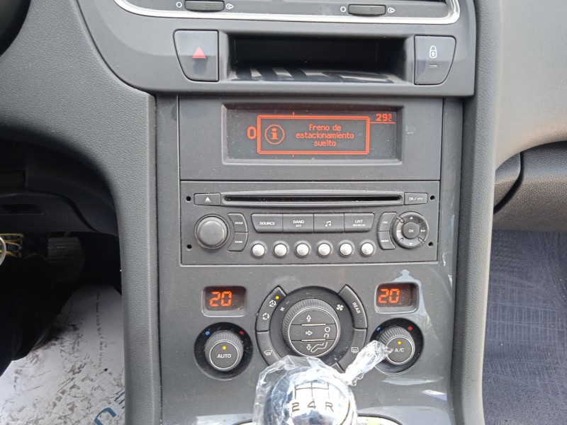 peugeot 5008 (0u_, 0e_) del año 2011