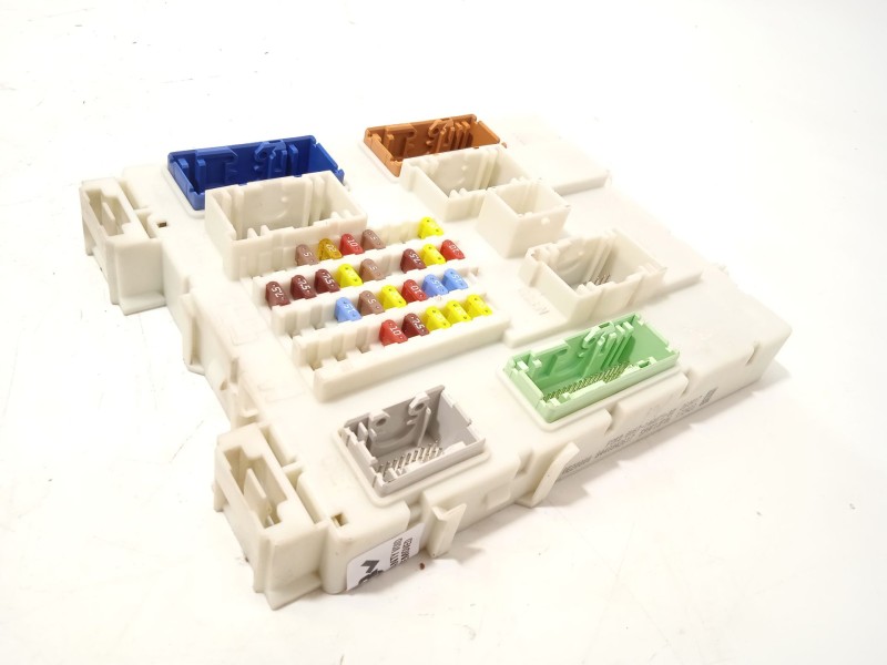 Recambio de caja reles / fusibles para ford focus iii turnier 1.0 ecoboost referencia OEM IAM GV6T14A073BD 2506087 