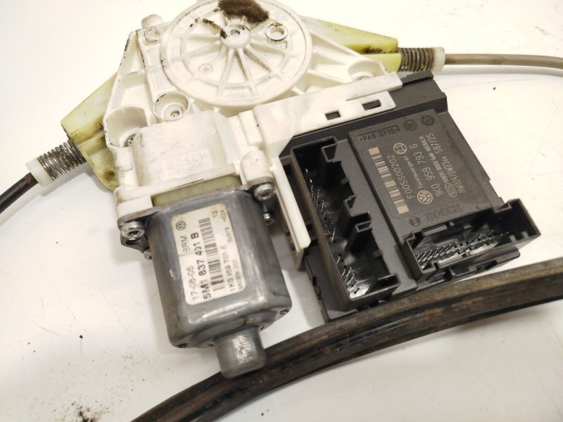 Recambio de elevalunas delantero izquierdo para volkswagen golf plus v (5m1, 521) 1.9 tdi referencia OEM IAM 5M1837401B  