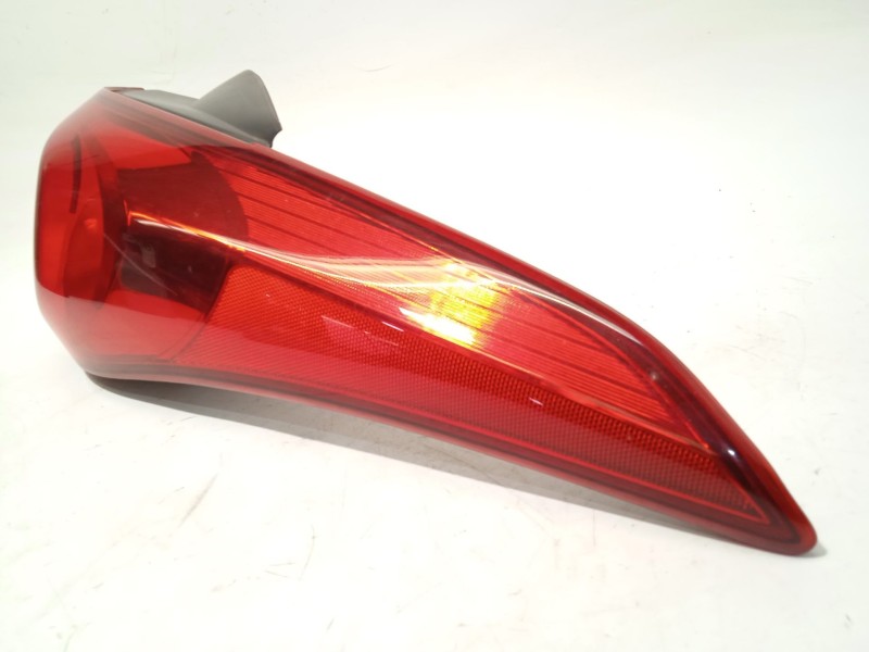 Recambio de piloto trasero derecho para hyundai elantra v sedán (md, ud) 1.6 referencia OEM IAM 924023X010  