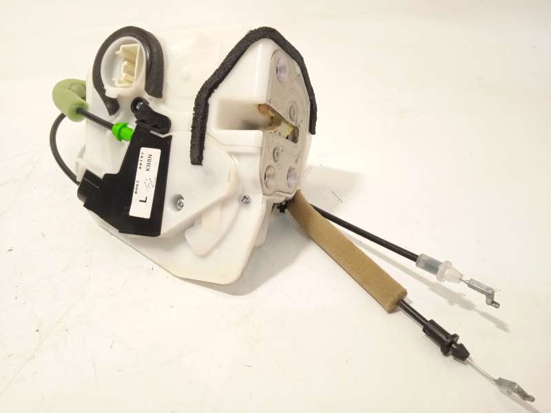 CERRADURA PUERTA DELANTERA DERECHA KB7W58310 