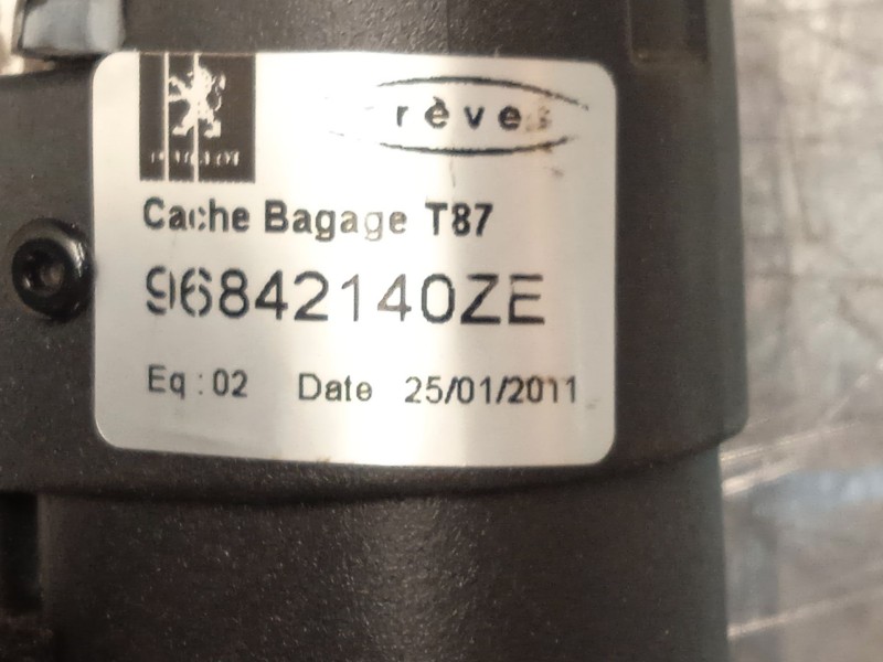 Recambio de bandeja trasera para peugeot 5008 (0u_, 0e_) 1.6 16v referencia OEM IAM 96842140ZE 8337KX 