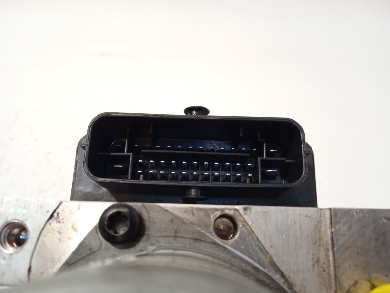 Recambio de abs para hyundai i30 (gd) 1.4 crdi referencia OEM IAM 58920A6230 6158945200 A658920800