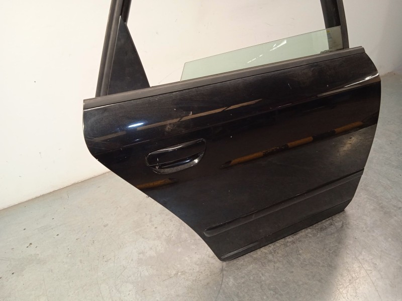 Recambio de puerta trasera derecha para audi a4 b7 avant (8ed) 2.0 tdi quattro referencia OEM IAM 8E0833052J  