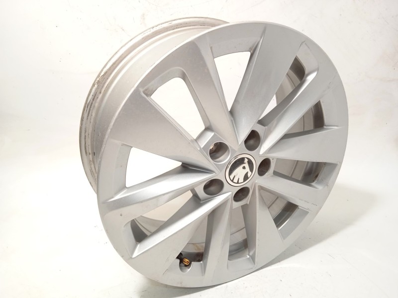 Recambio de llanta para skoda kamiq (nw4) 1.0 tsi referencia OEM IAM 657601025AJ  