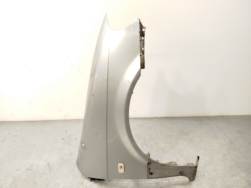 Recambio de aleta delantera derecha para kia carnival ii (gq) 2.9 crdi referencia OEM IAM 0K57A52111  