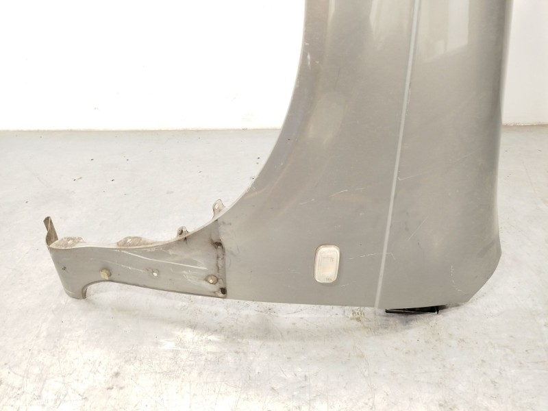 Recambio de aleta delantera izquierda para kia carnival ii (gq) 2.9 crdi referencia OEM IAM 0K55A52211  