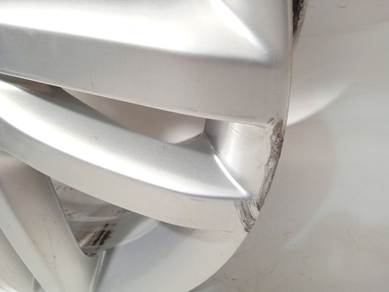 Recambio de llanta para audi q7 (4lb) 3.0 tdi quattro referencia OEM IAM 4L0601025B  