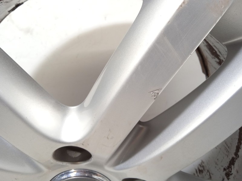 Recambio de llanta para audi q7 (4lb) 3.0 tdi quattro referencia OEM IAM 4L0601025B  