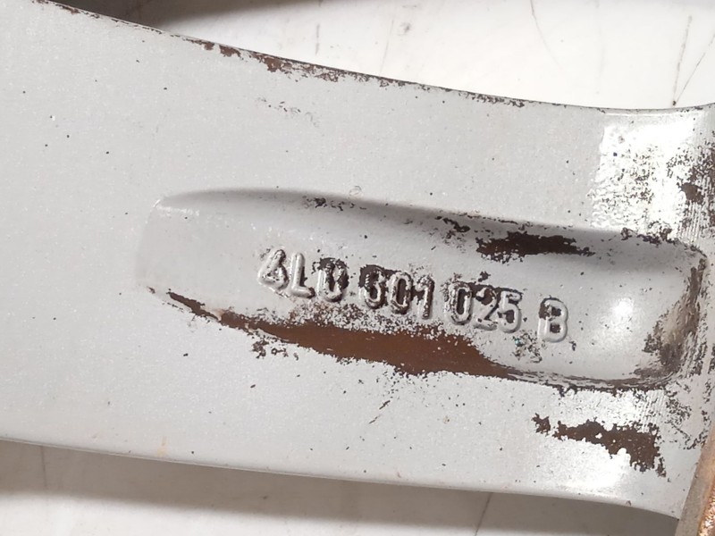 Recambio de llanta para audi q7 (4lb) 3.0 tdi quattro referencia OEM IAM 4L0601025B  