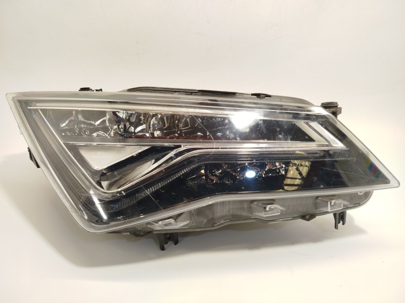 Recambio de faro derecho para seat ateca (kh7, khp) 1.5 tsi referencia OEM IAM 576941008D  90117434