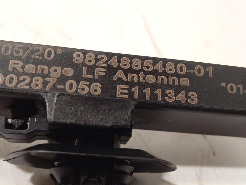 Recambio de antena para peugeot 208 ii (ub_, up_, uw_, uj_) 1.2 puretech 130 referencia OEM IAM 9824885480  