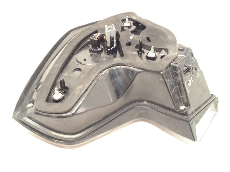 Recambio de piloto trasero derecho para lynk & co 01 hev referencia OEM IAM 8888077996  