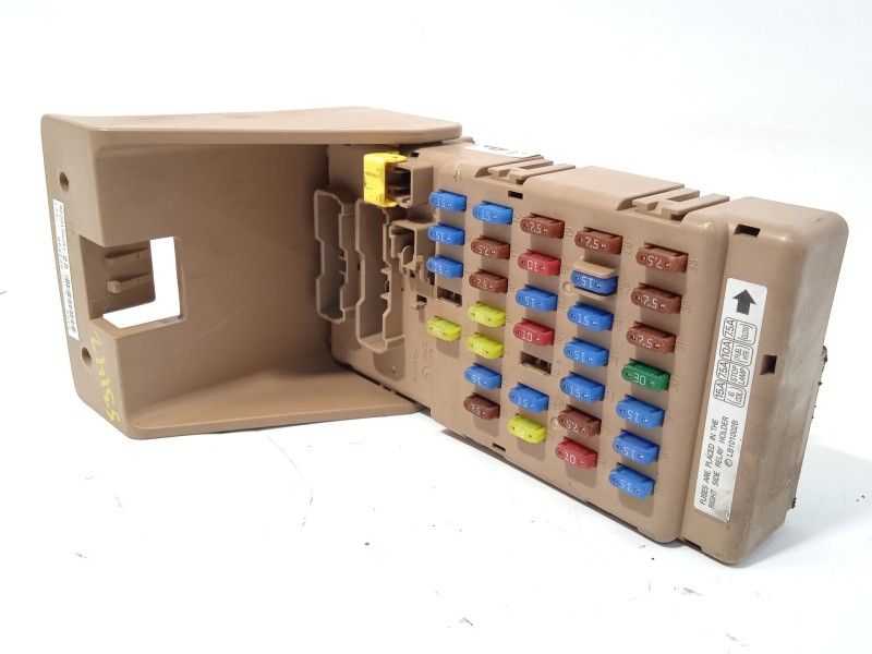 CAJA RELES / FUSIBLES 82201AG041 