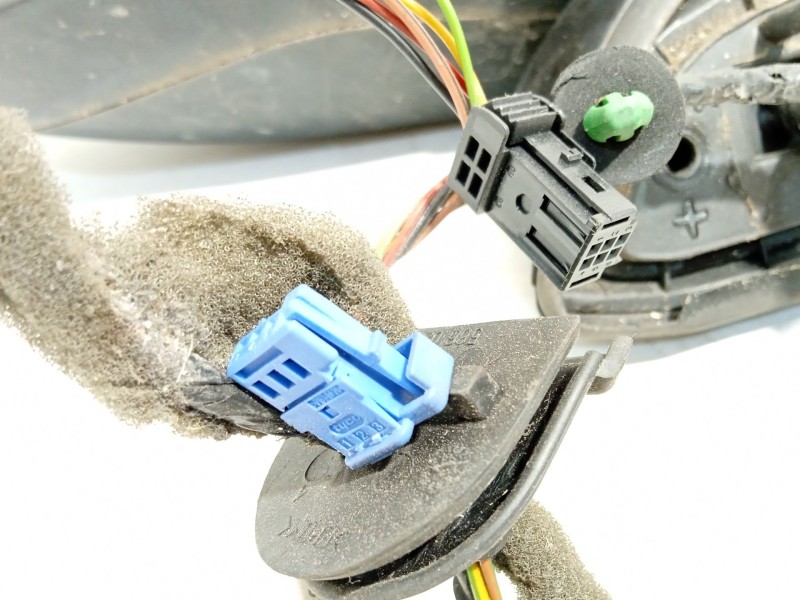 Recambio de retrovisor izquierdo para peugeot partner monospace (5_, g_) 1.6 hdi 75 referencia OEM IAM 96819905XT 8153H0 