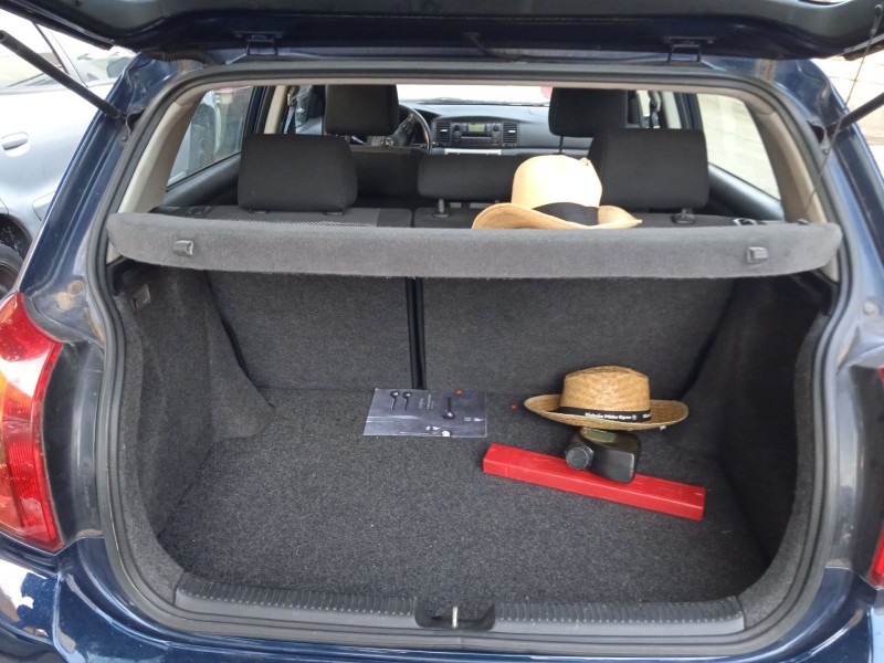 toyota corolla (_e12_) del año 2006