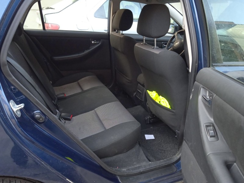 toyota corolla (_e12_) del año 2006