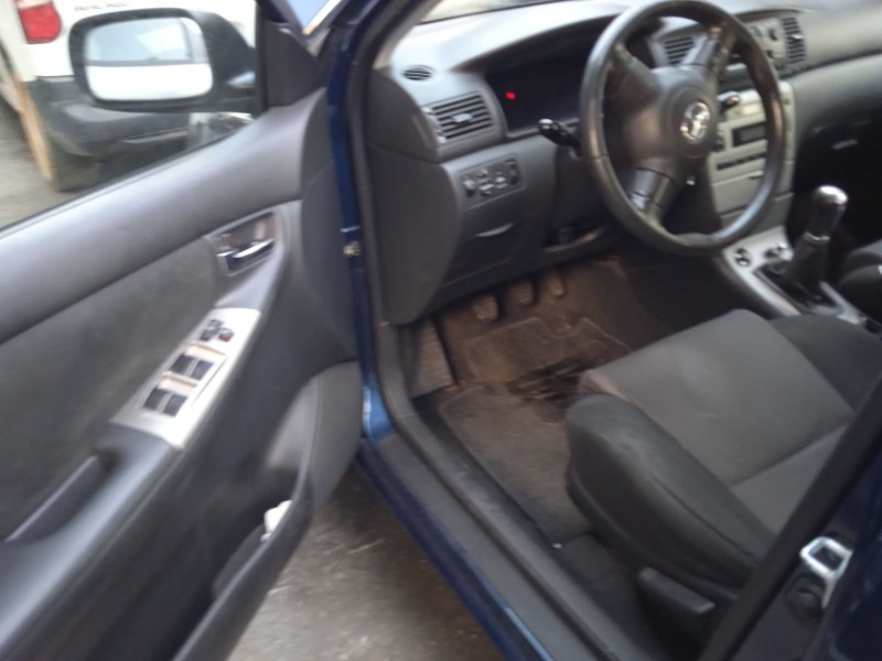 toyota corolla (_e12_) del año 2006