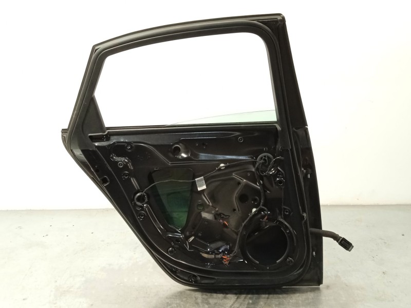 Recambio de puerta trasera izquierda para audi a4 b8 (8k2) 2.0 tdi referencia OEM IAM 8K5833051D  