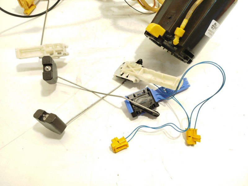 Recambio de bomba combustible para porsche panamera (970) 3.0 d referencia OEM IAM 97062042500 97062042400 A2C53411468