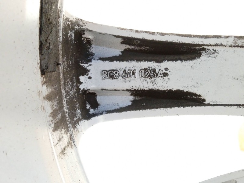 Recambio de llanta para volkswagen passat cc b6 (357) 2.0 tdi referencia OEM IAM 3C8601025A 3C8601025A8Z8 