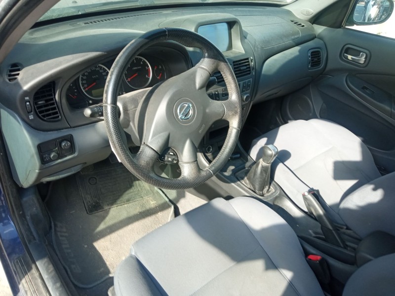 nissan almera ii hatchback (n16) del año 2004
