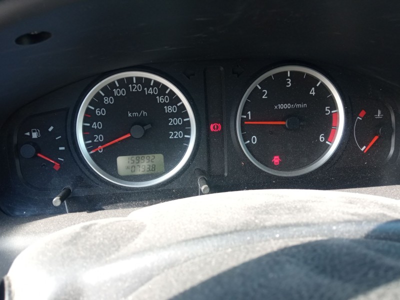 nissan almera ii hatchback (n16) del año 2004