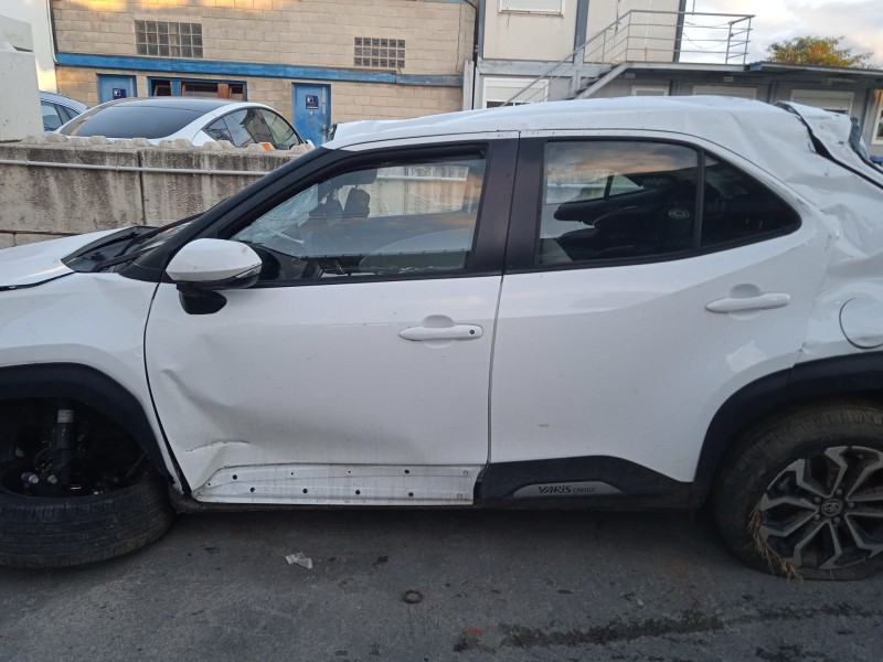 toyota yaris cross (mxp_) del año 2023