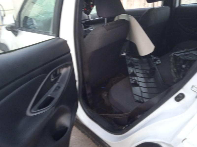 toyota yaris cross (mxp_) del año 2023