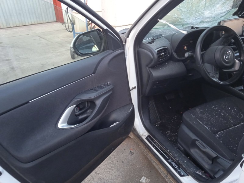 toyota yaris cross (mxp_) del año 2023