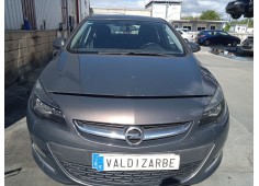opel astra j sedán del año 2013 2