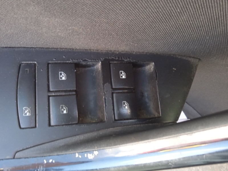 opel astra j sedán del año 2013