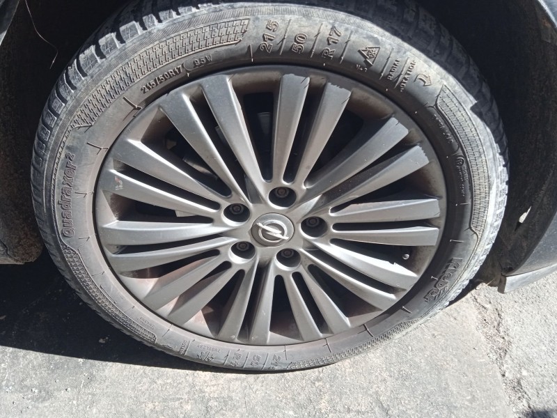 opel astra j sedán del año 2013