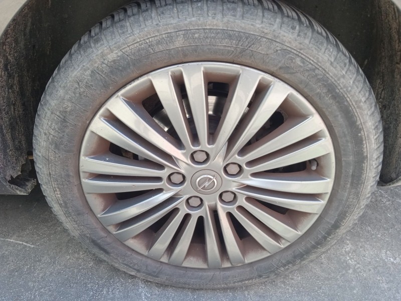 opel astra j sedán del año 2013