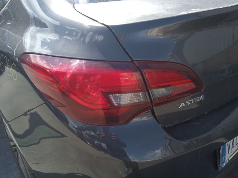 opel astra j sedán del año 2013