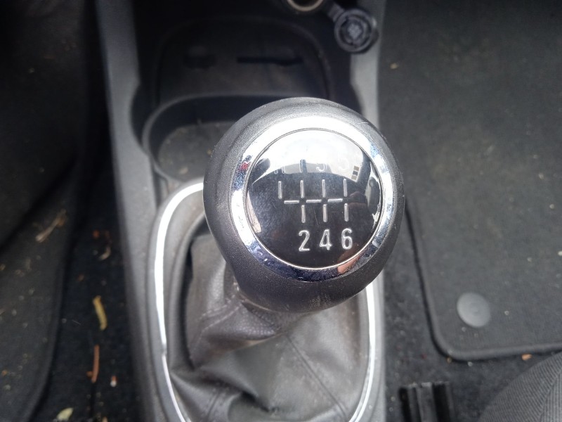 opel corsa d (s07) del año 2009