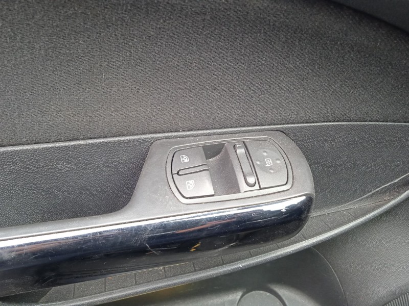 opel corsa d (s07) del año 2009