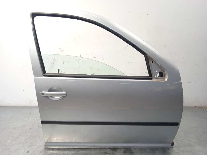 Recambio de puerta delantera derecha para volkswagen bora berlina (1j2) conceptline referencia OEM IAM 1J4831056H  