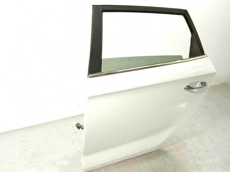 Recambio de puerta trasera izquierda para kia carens iv 1.7 crdi referencia OEM IAM 77003A4000  