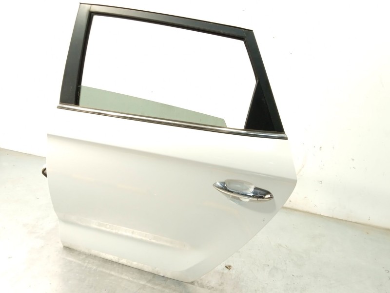 Recambio de puerta trasera izquierda para kia carens iv 1.7 crdi referencia OEM IAM 77003A4000  