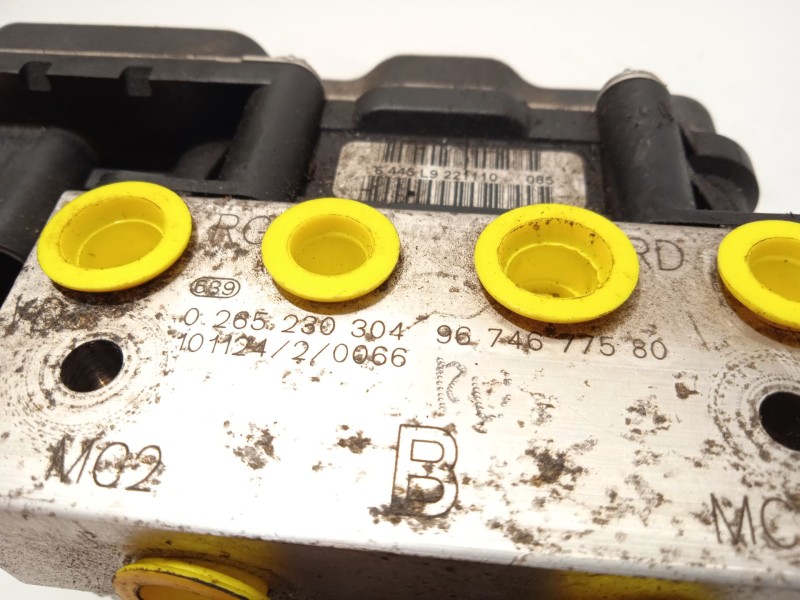 Recambio de abs para peugeot 5008 sport pack referencia OEM IAM 9674677580 0265951738 0265230304